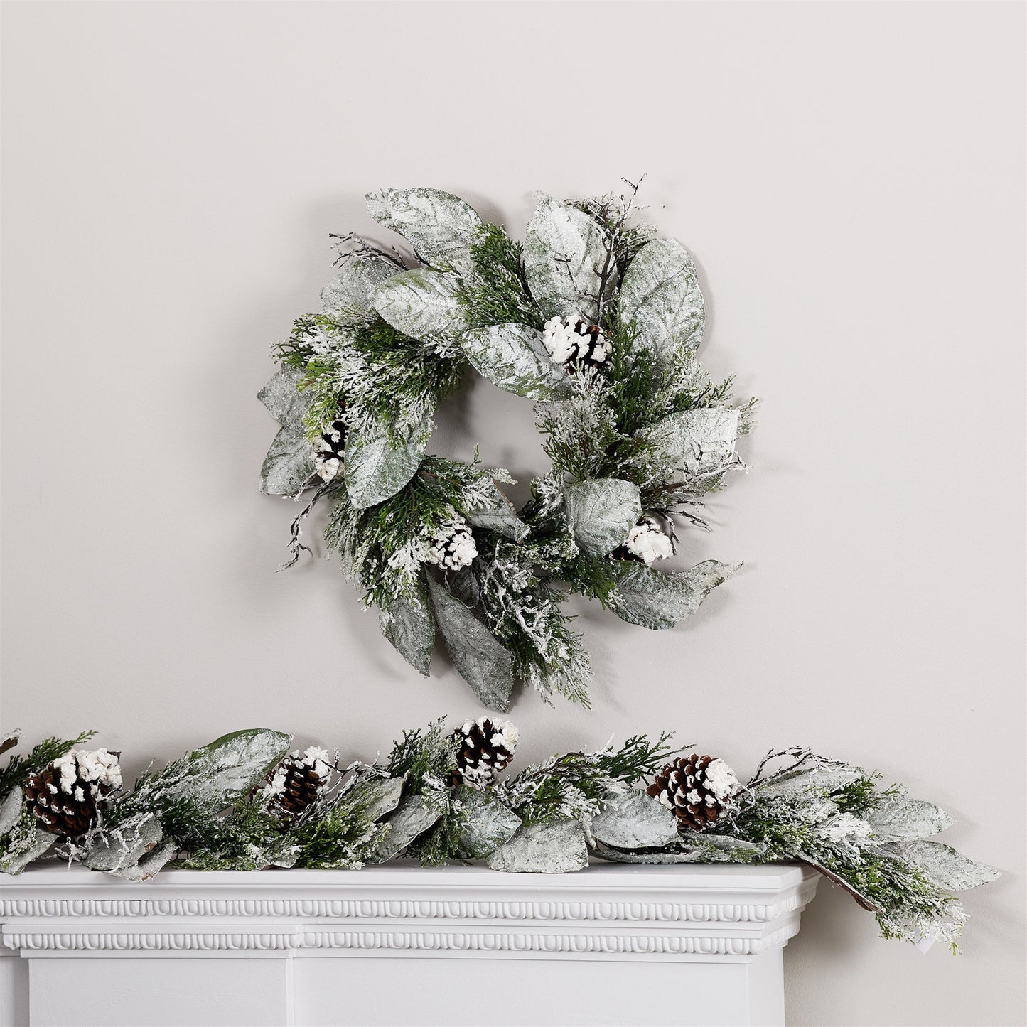 Cedar/Magnolia Leaf Wreath 22"D