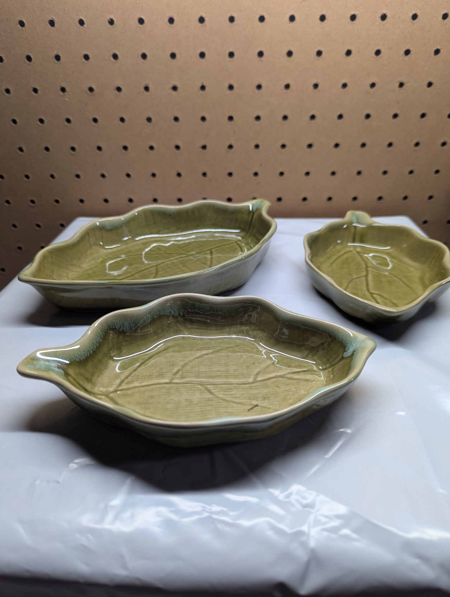 Vintage Green Leaf Trinket or Snack Bowls - Set of 3