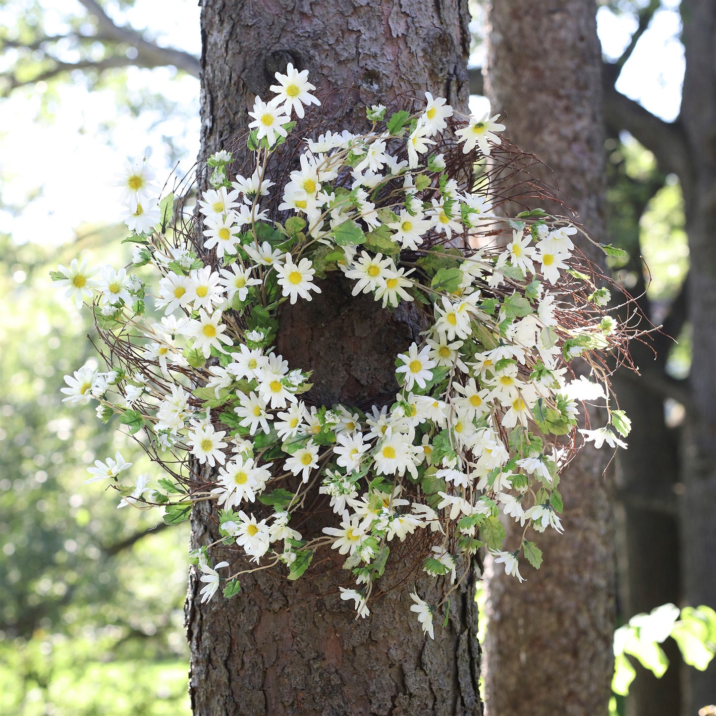 Daisy Wreath 23"D Polyester