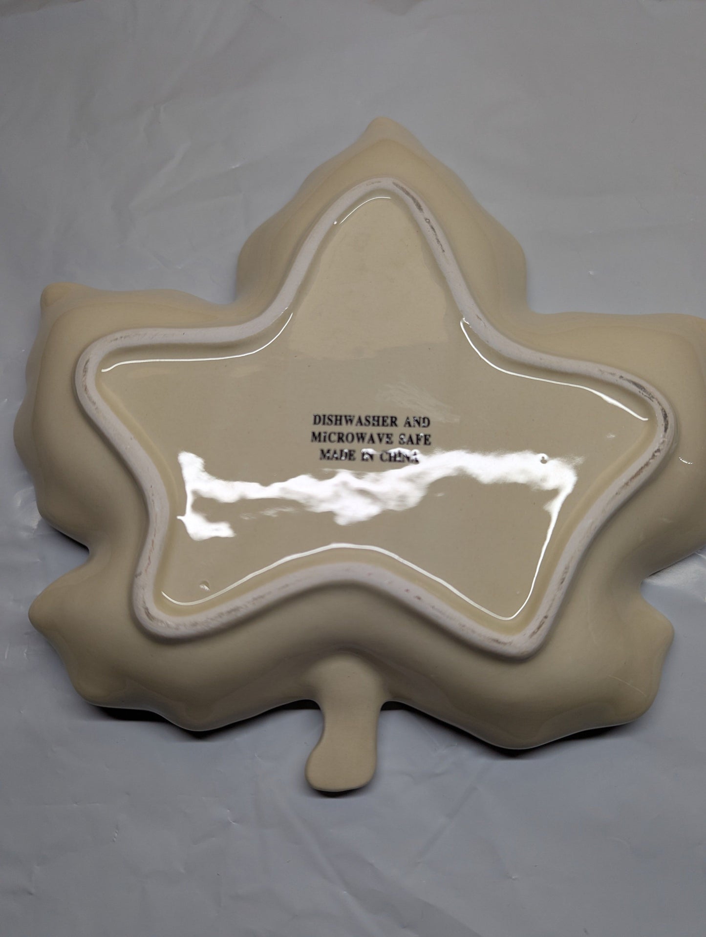 Ceramic Cream Leaf Dish 8"