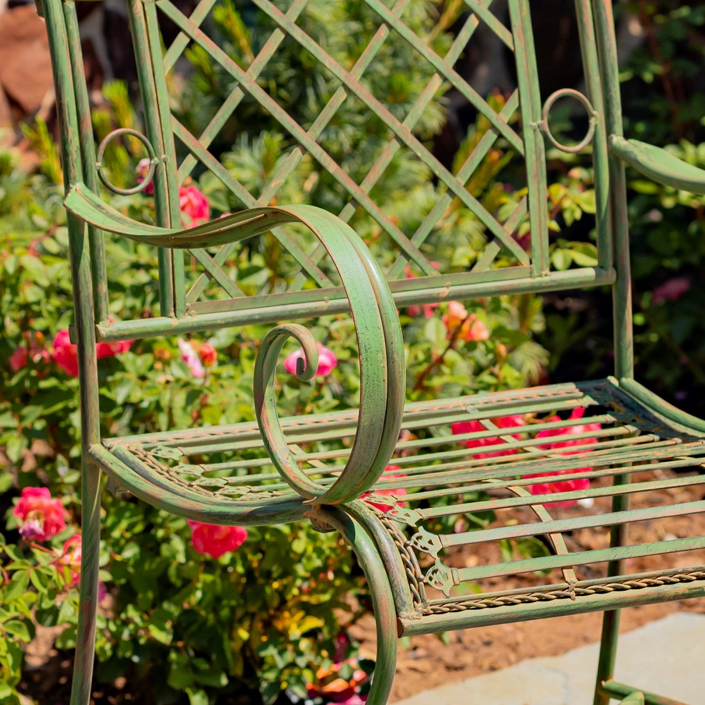 Stephania Victorian-Style Iron Garden Armchair in Antique Green