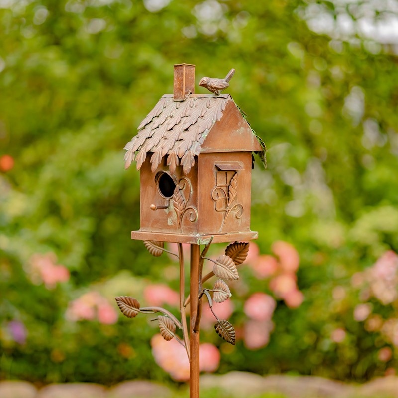 Country Style Iron Birdhouse Stake Chimney House