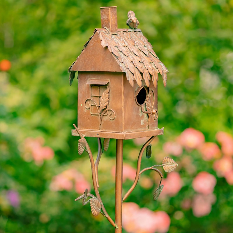 Country Style Iron Birdhouse Stake Chimney House