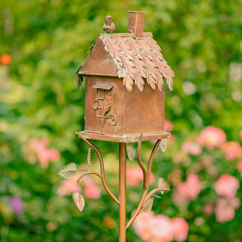 Country Style Iron Birdhouse Stake Chimney House