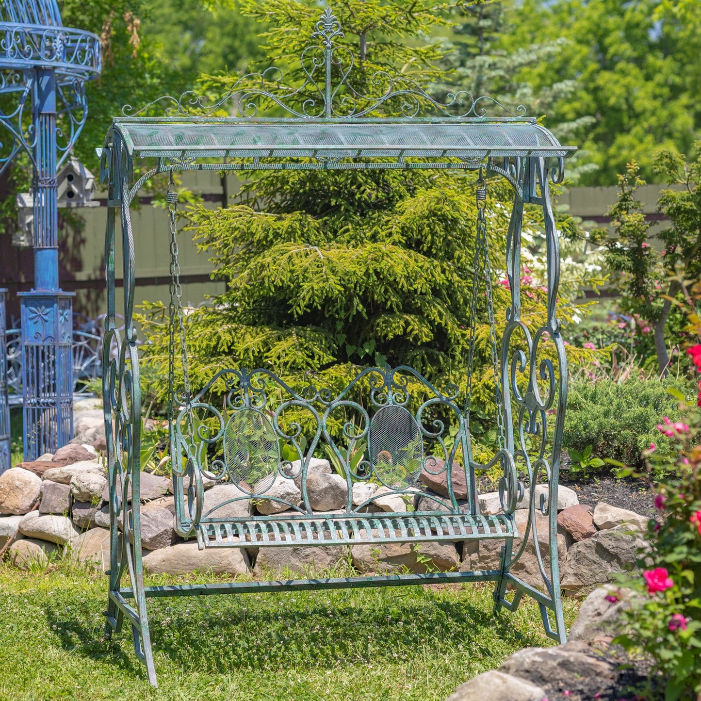 Giorgi Iron Swing Bench in Verdi Green