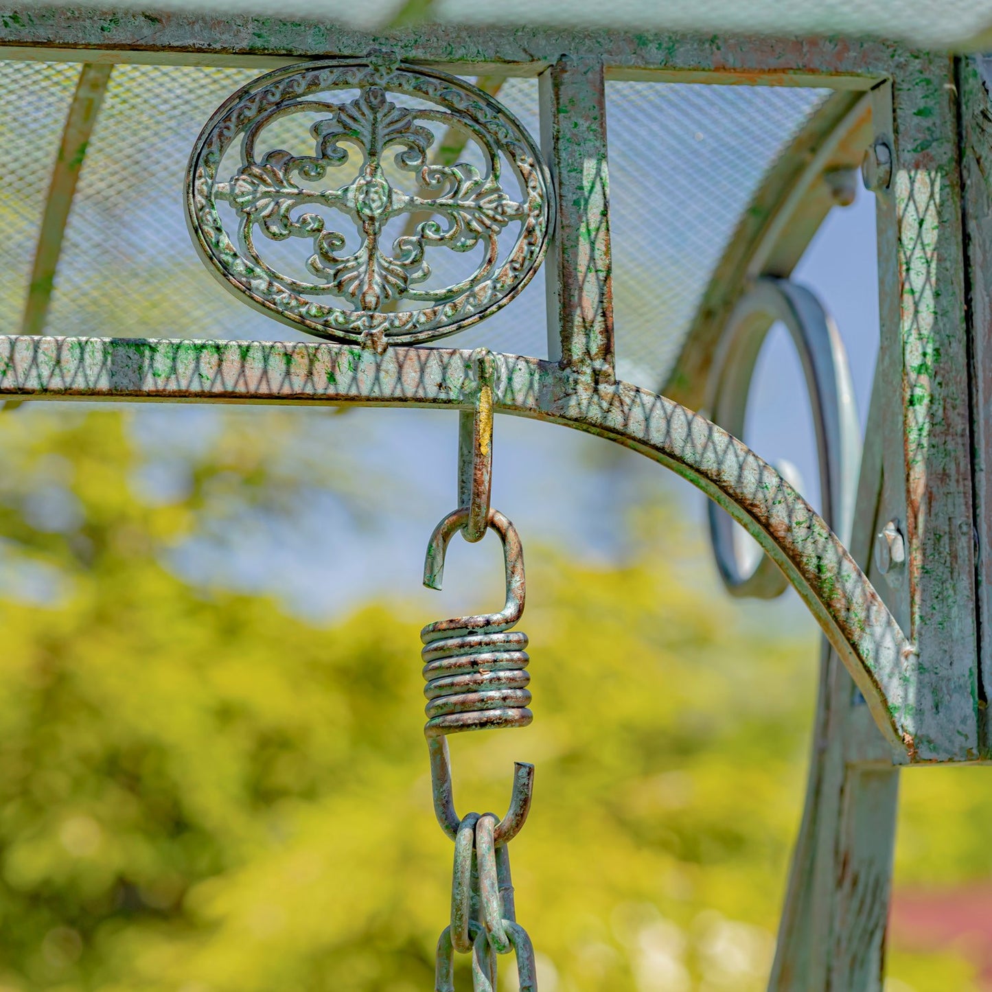 Giorgi Iron Swing Bench in Verdi Green