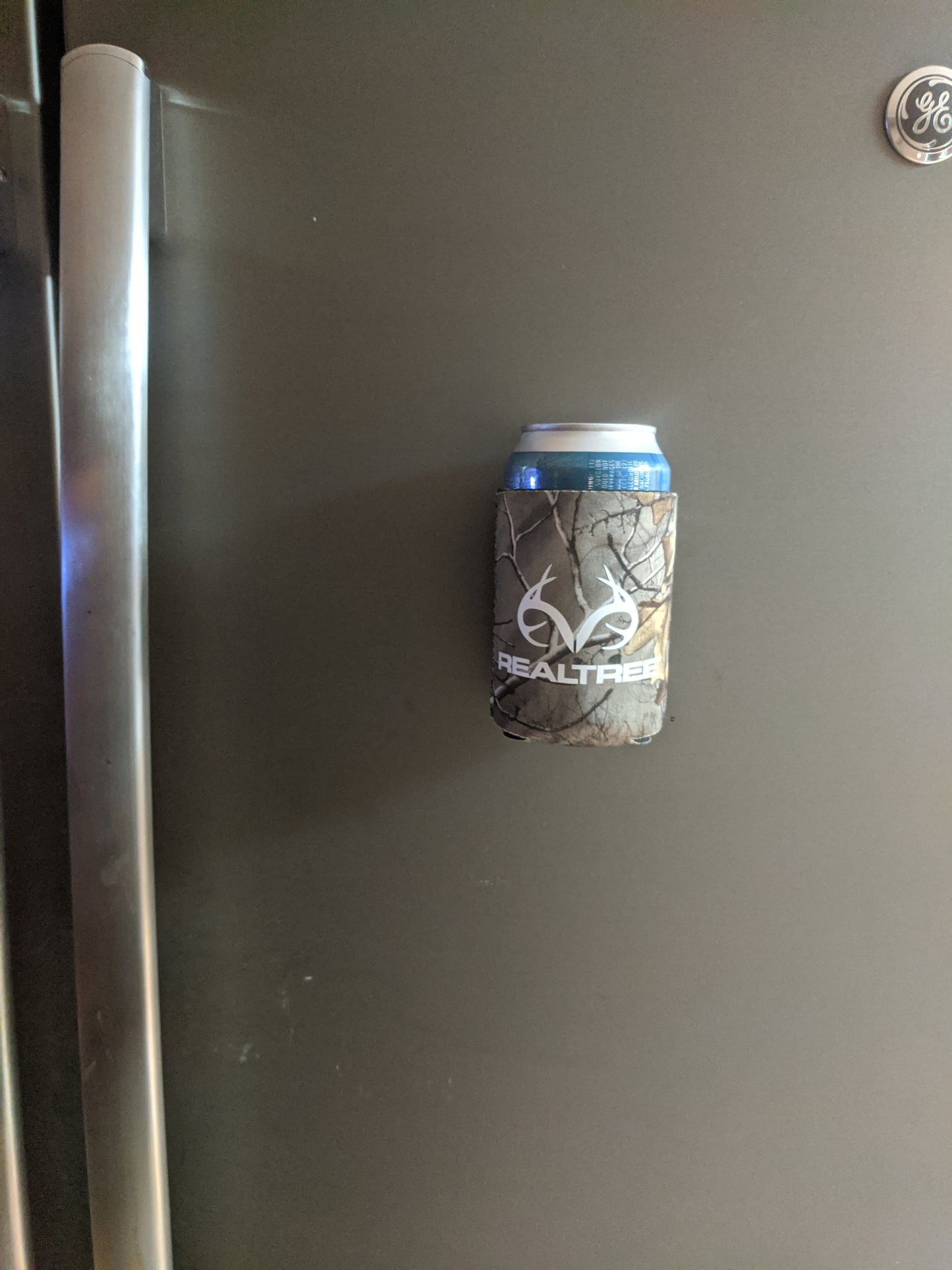 Realtree Magnetic Can Cooler - Coozie