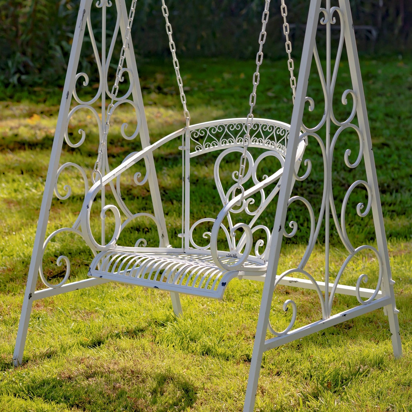 Iron Swing Chair "Bordeaux" in Antique White