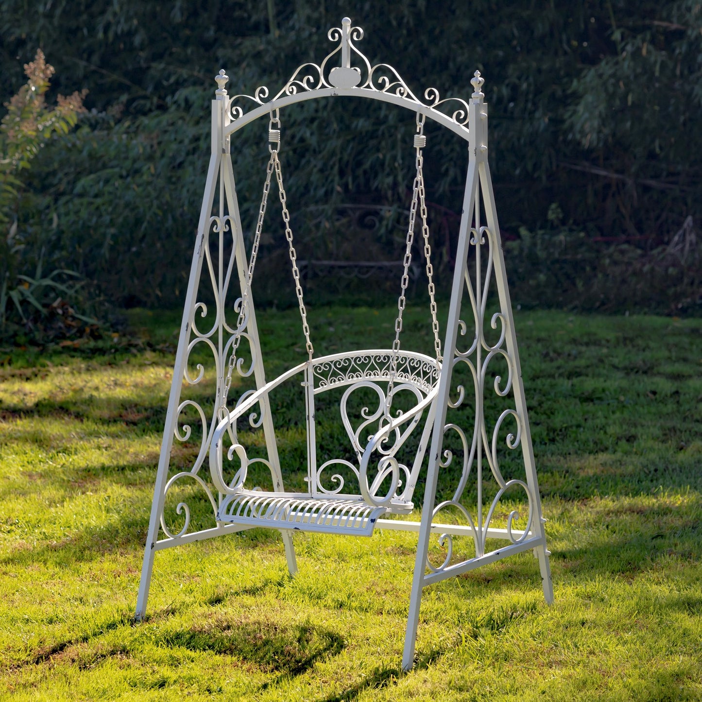 Iron Swing Chair "Bordeaux" in Antique White