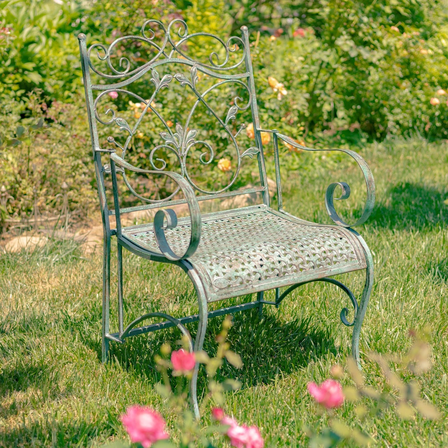 Gaia Iron Garden Armchair in Verdi Green