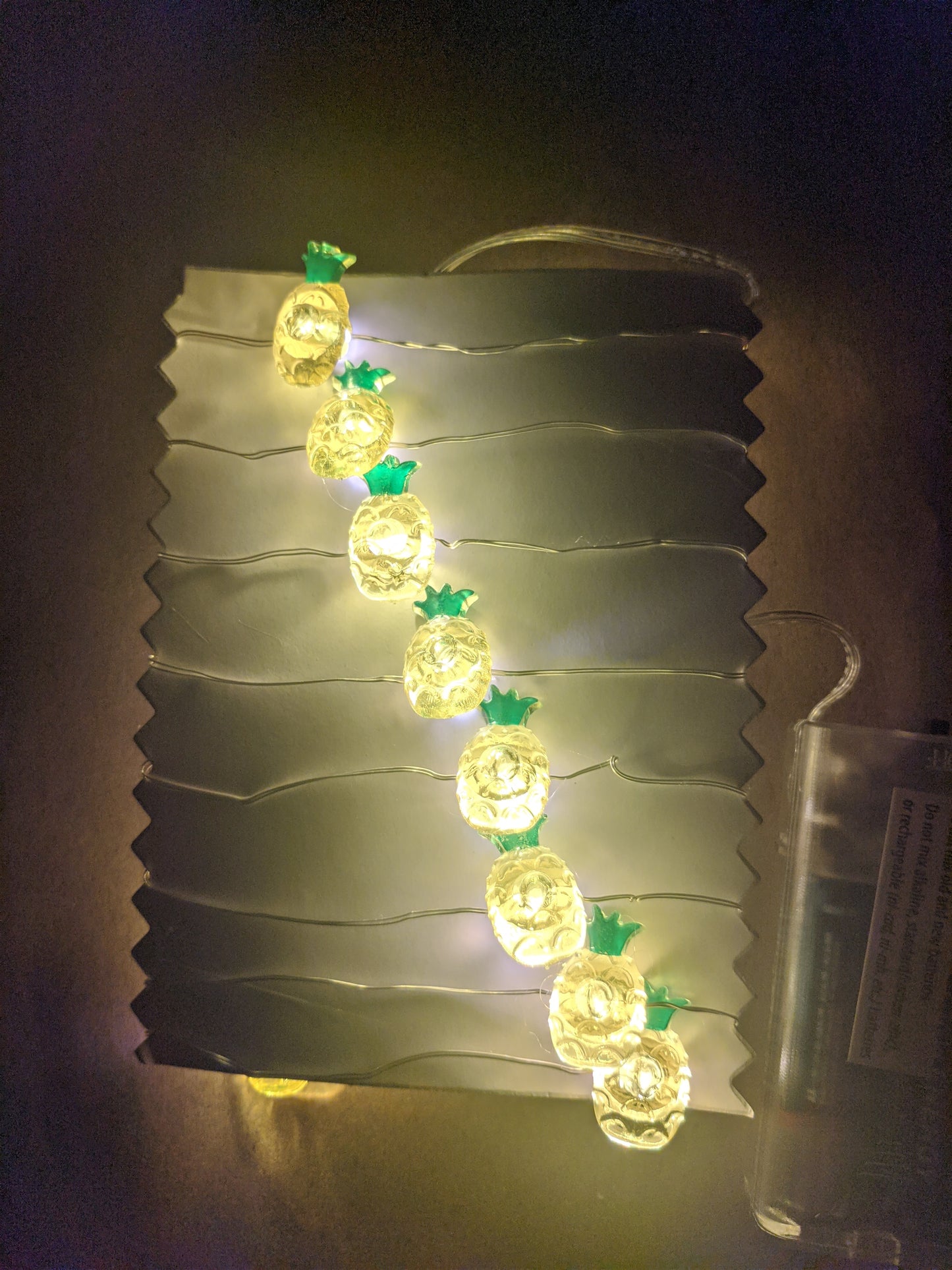 Mini Pineapple String Lights - Fairy Lights  5 Ft - 15 LED Bulbs - Magnetic